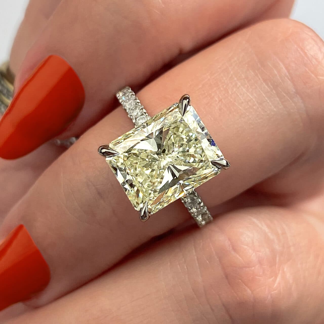 Fancy Colored Diamonds To Avoid