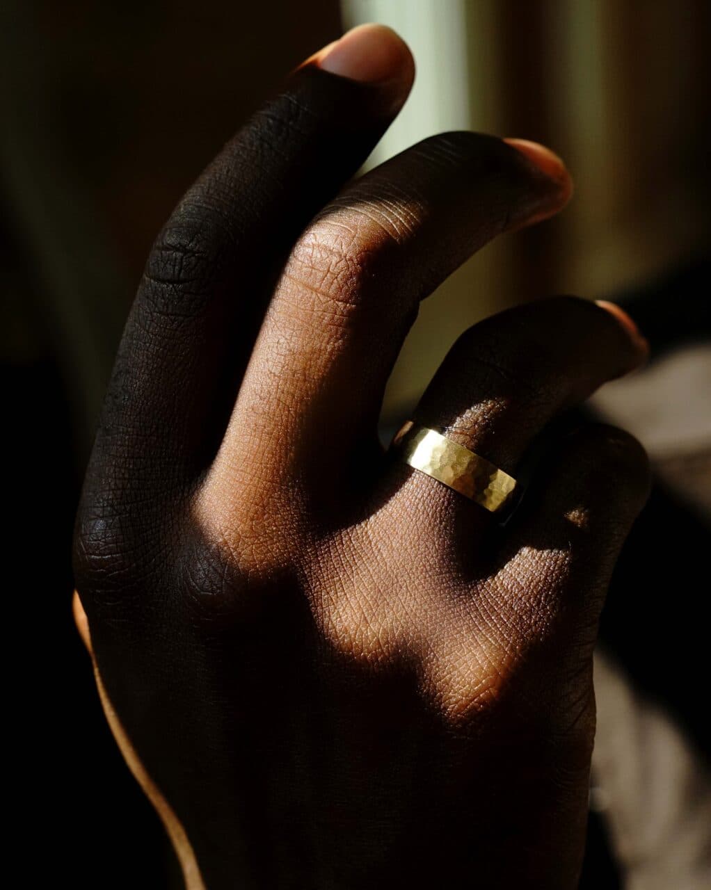 4 Engraving Ideas for Unique Men&#8217;s Wedding Bands
