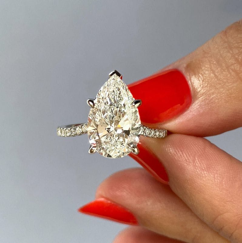 The Ultimate Guide to the Pear Shaped Diamond
