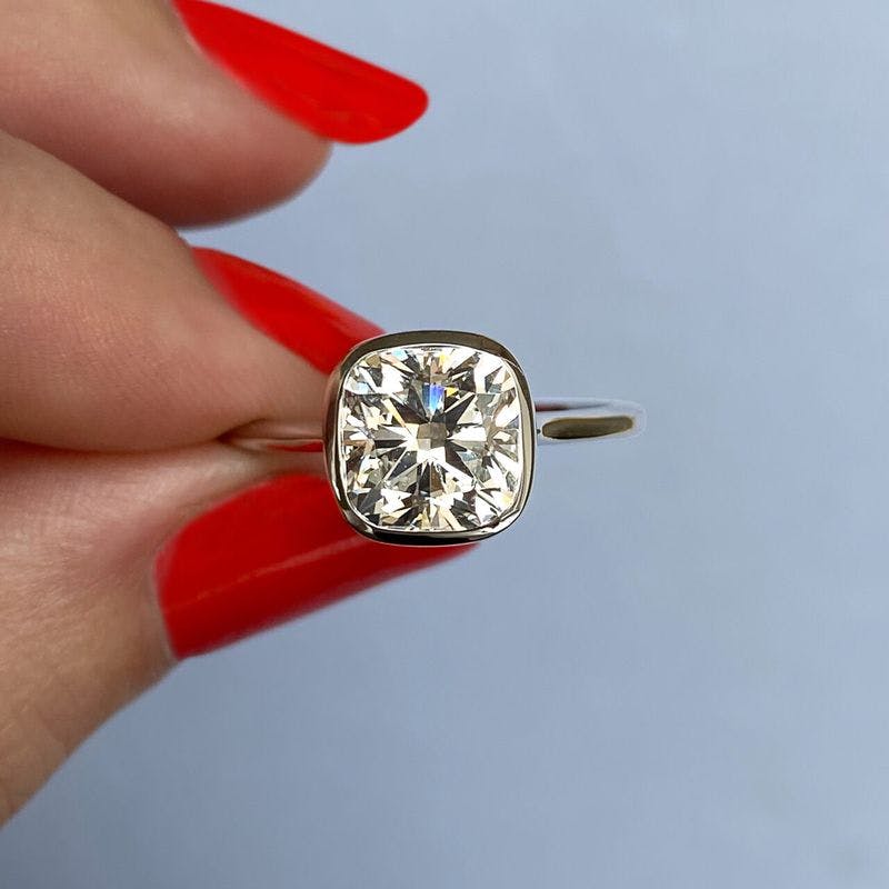 The Ultimate Guide to the Cushion Diamond