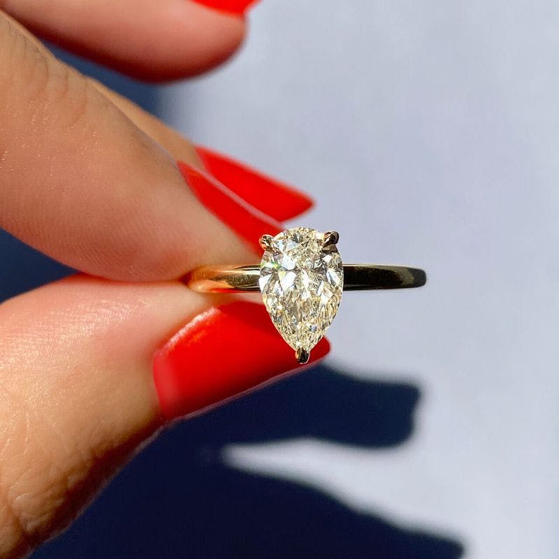 5 Reasons Not to Buy a Pear Shaped Diamond